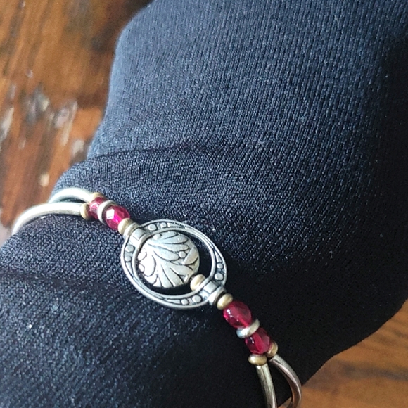 Elegant Silver and Red Beaded Bracelet - Picture 1 of 11